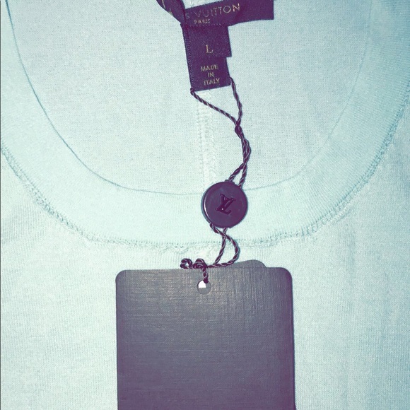 Louis Vuitton - Picture 2 of 3